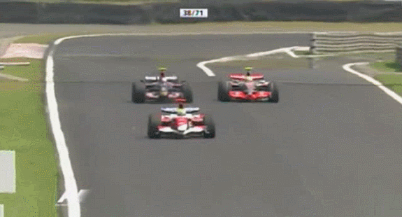 Hamilton overtakes Vettel 2007 Brazilian GP