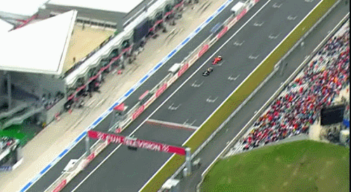 2008 Japanese GP - Massa overtakes Webber